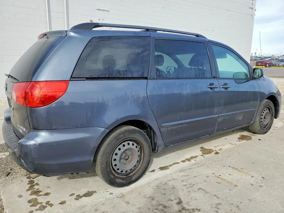 2010 TOYOTA SIENNA LE 7-PASSENGER  