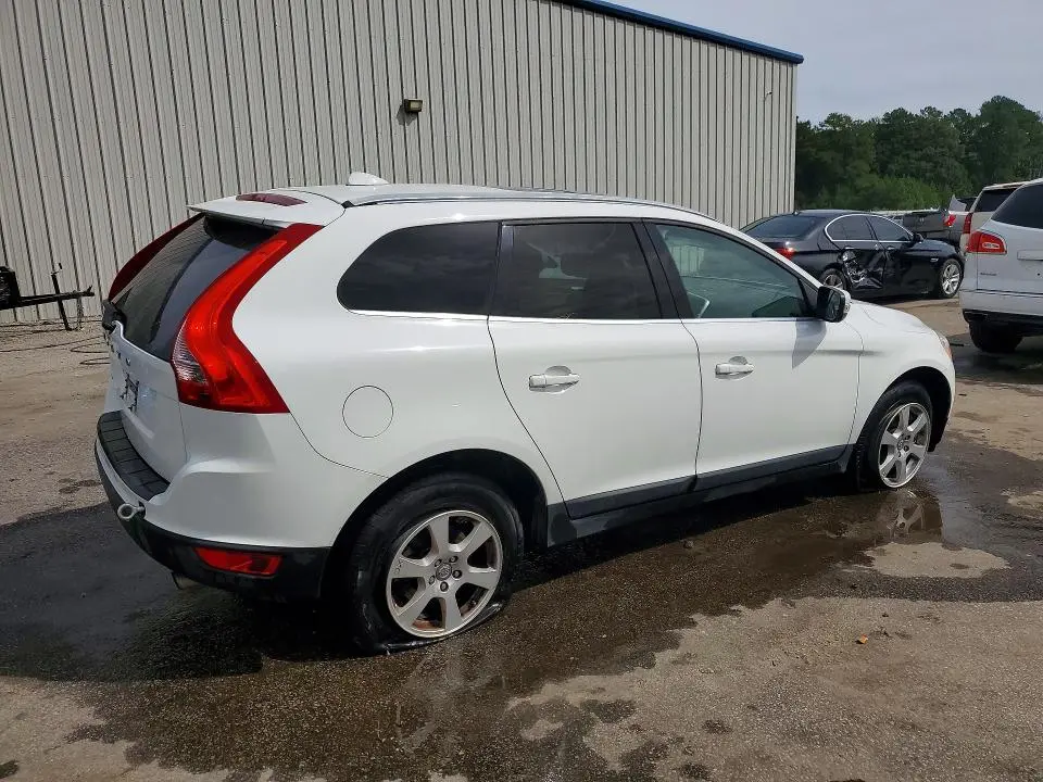 2011 VOLVO XC60 3.2  