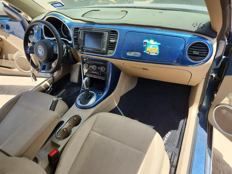 2019 VOLKSWAGEN BEETLE SE  