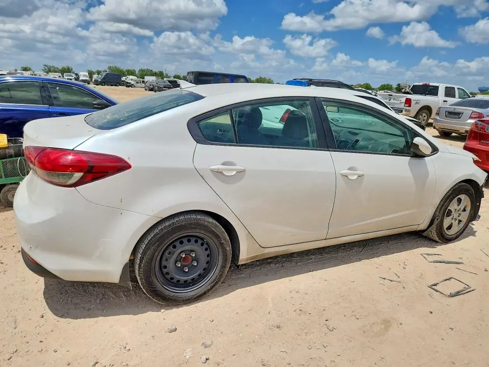 2017 KIA FORTE LX  