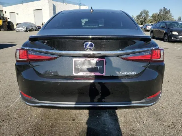 2021 LEXUS ES 300H  
