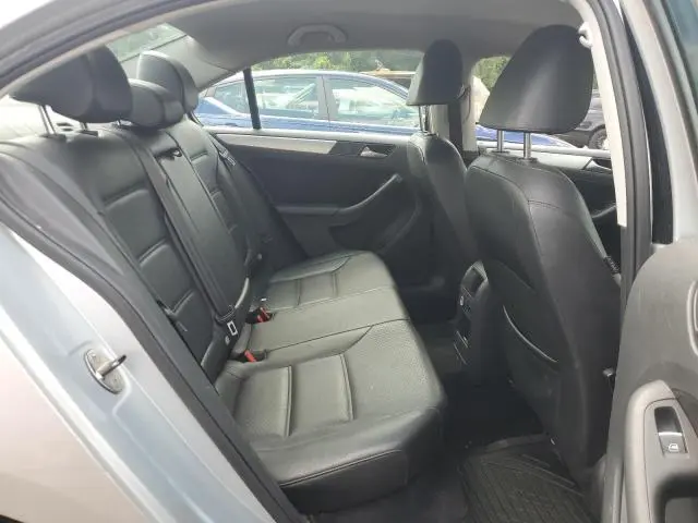 2013 VOLKSWAGEN JETTA SE  