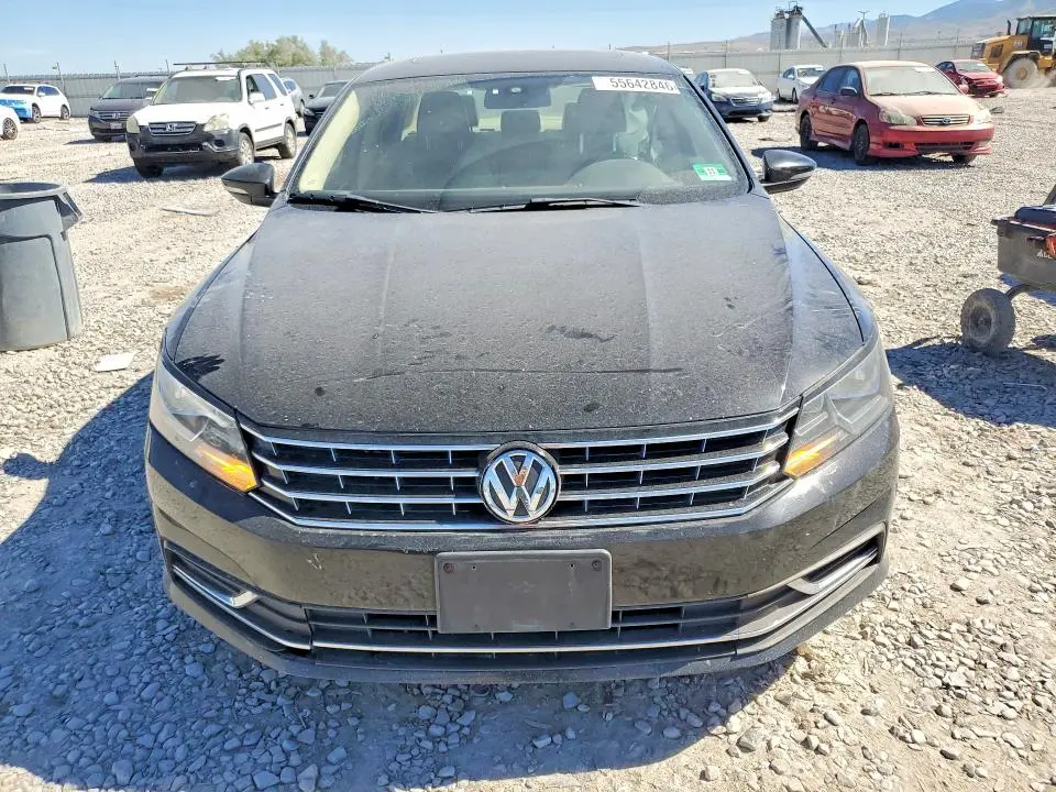 2016 VOLKSWAGEN PASSAT SE  