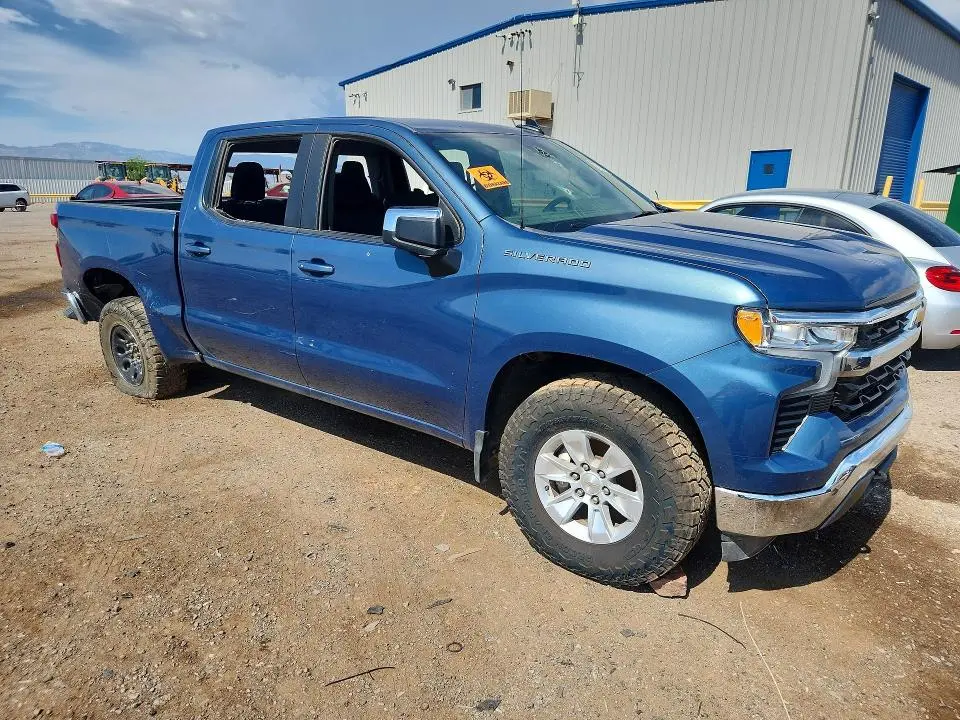 2024 CHEVROLET SILVERADO K1500 LT  