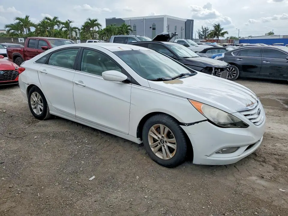 2013 HYUNDAI SONATA GLS  