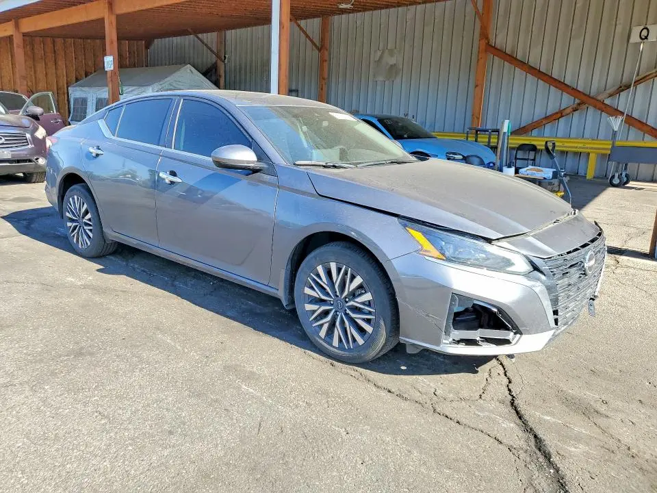 2024 NISSAN ALTIMA SV  
