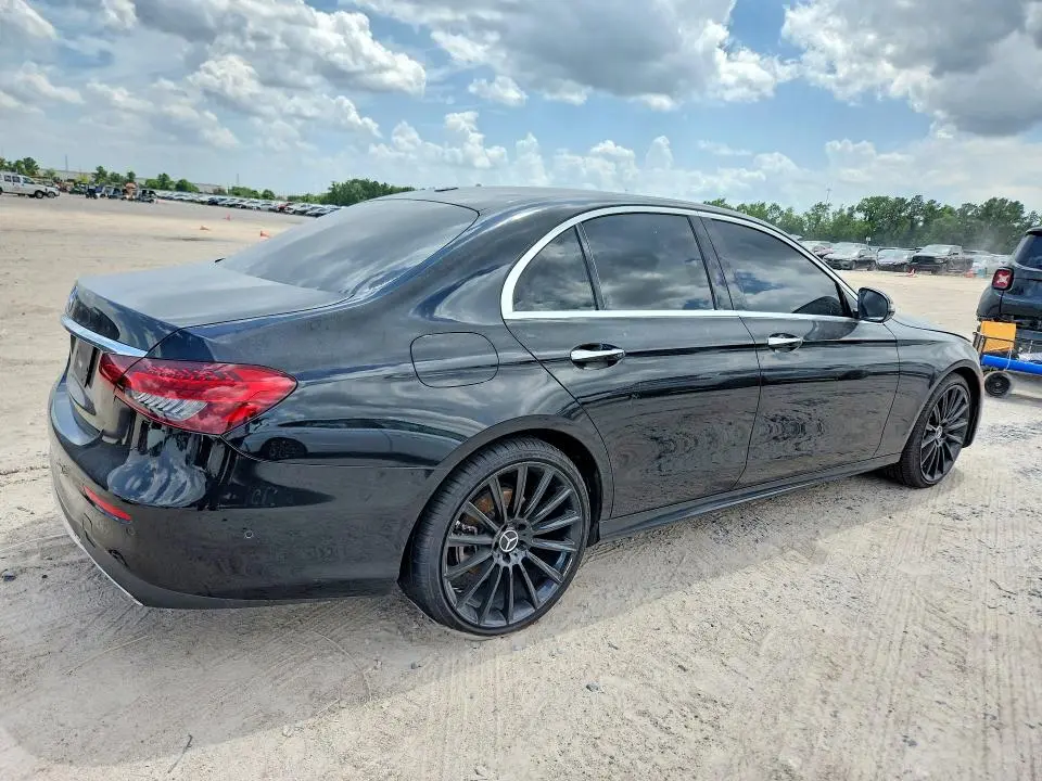 2022 MERCEDES-BENZ E 350  