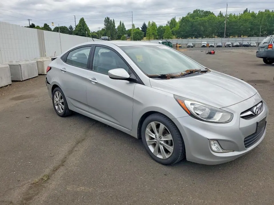 2012 HYUNDAI ACCENT GLS  
