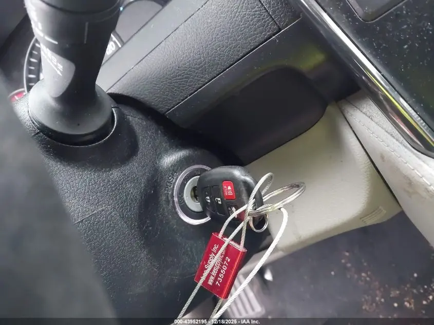 2013 TOYOTA CAMRY LE