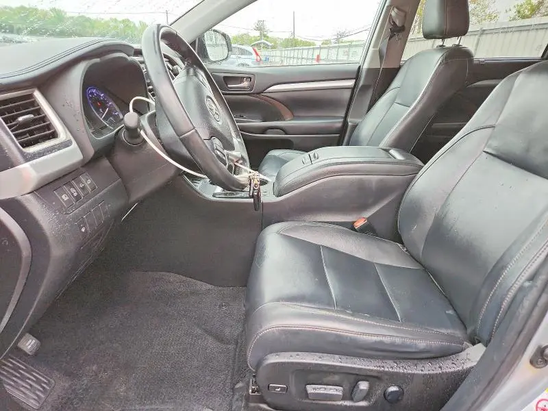 2019 TOYOTA HIGHLANDER XLE  