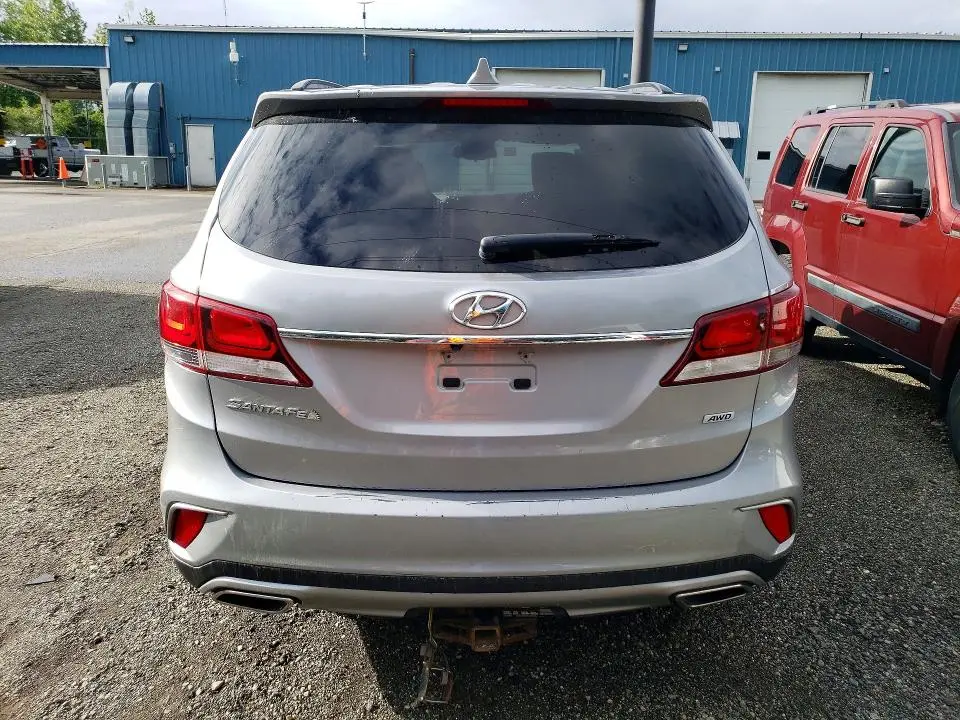 2017 HYUNDAI SANTA FE SE  