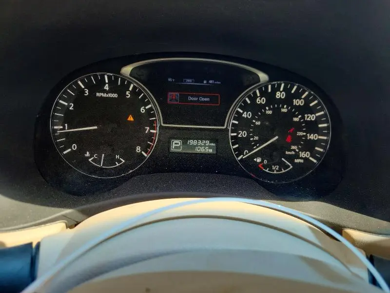 2015 NISSAN PATHFINDER SV  