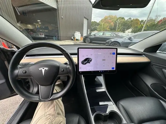 2018 TESLA MODEL 3   