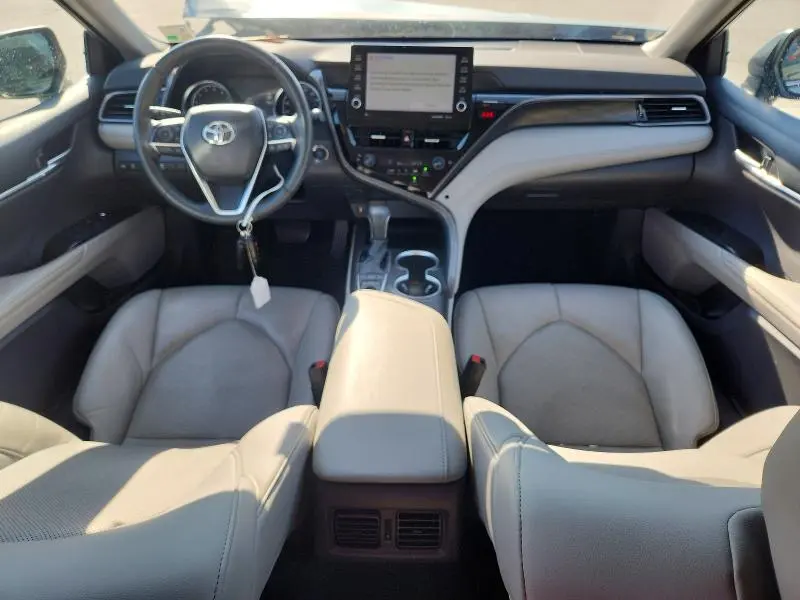 2023 TOYOTA CAMRY XLE  