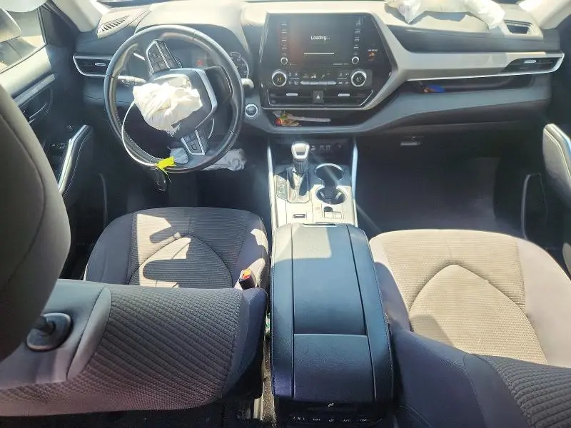 2022 TOYOTA HIGHLANDER LE  