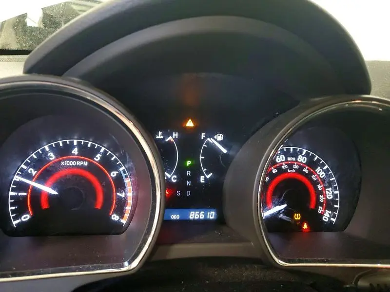 2010 TOYOTA HIGHLANDER SE  