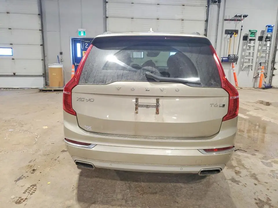 2016 VOLVO XC90 T6  