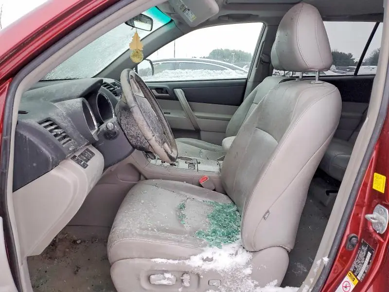 2010 TOYOTA HIGHLANDER SE  