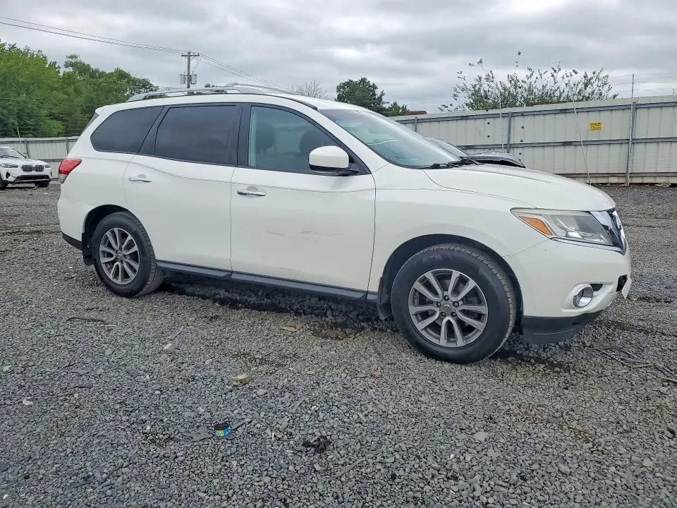 2016 NISSAN PATHFINDER SV  