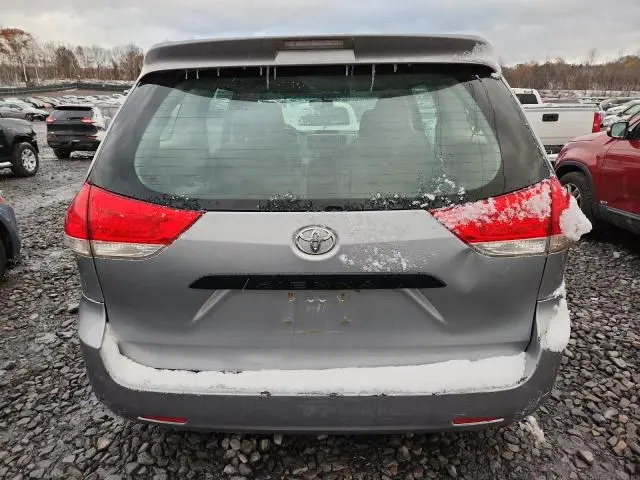 2013 TOYOTA SIENNA   