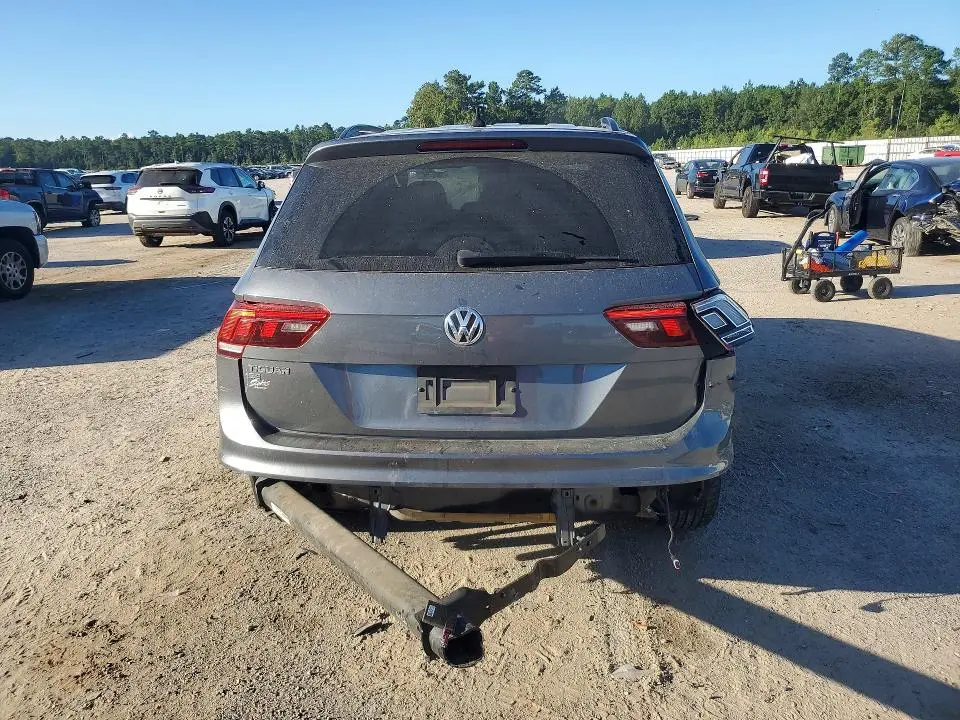 2021 VOLKSWAGEN TIGUAN SE  