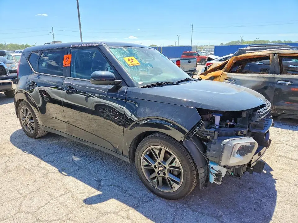 2021 KIA SOUL S  