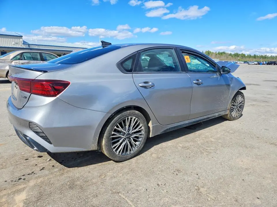 2024 KIA FORTE GT LINE  