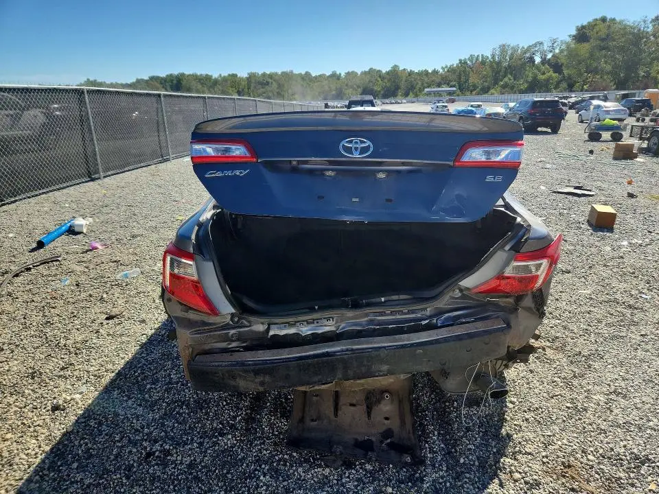 2014 TOYOTA CAMRY SE  
