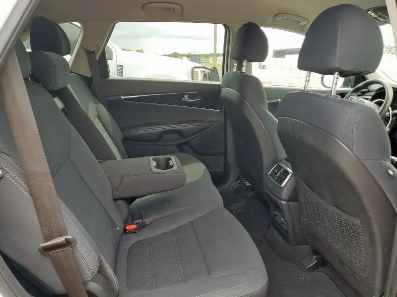 2018 KIA SORENTO LX  