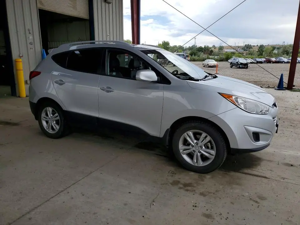 2011 HYUNDAI TUCSON GLS  