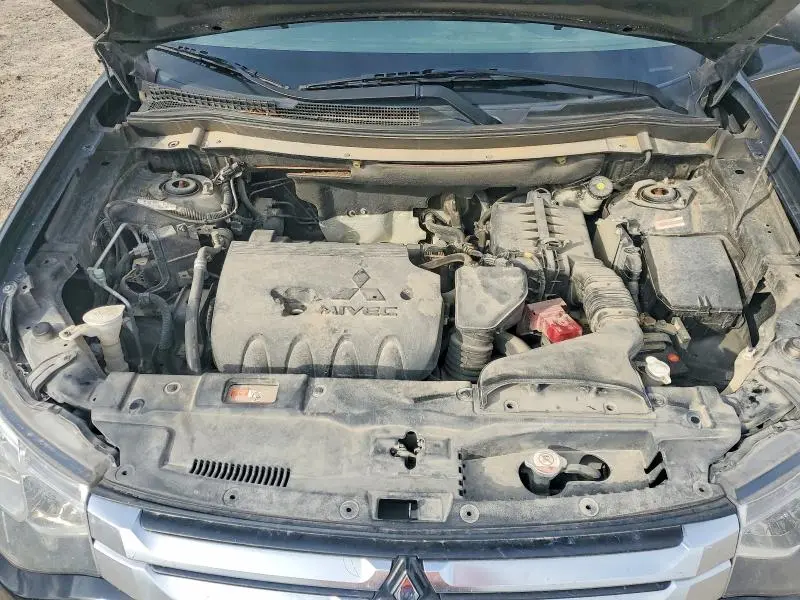 2015 MITSUBISHI OUTLANDER SE  