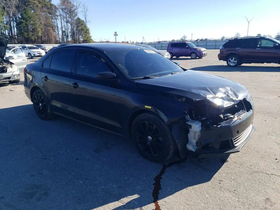 2014 VOLKSWAGEN JETTA SE  