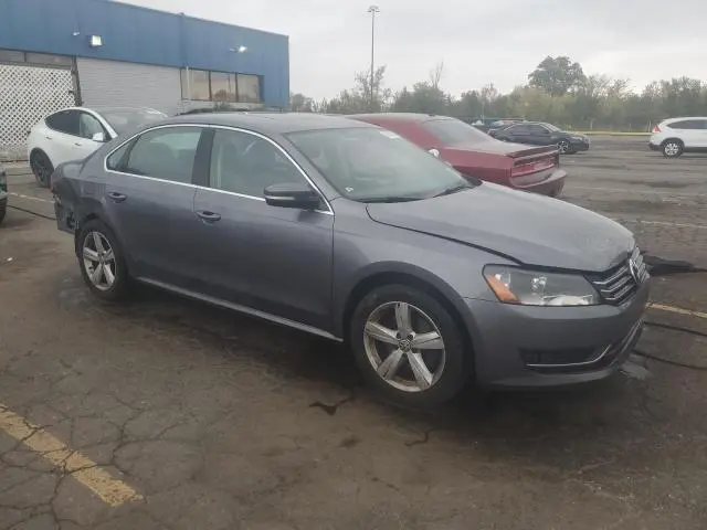2013 VOLKSWAGEN PASSAT SE  