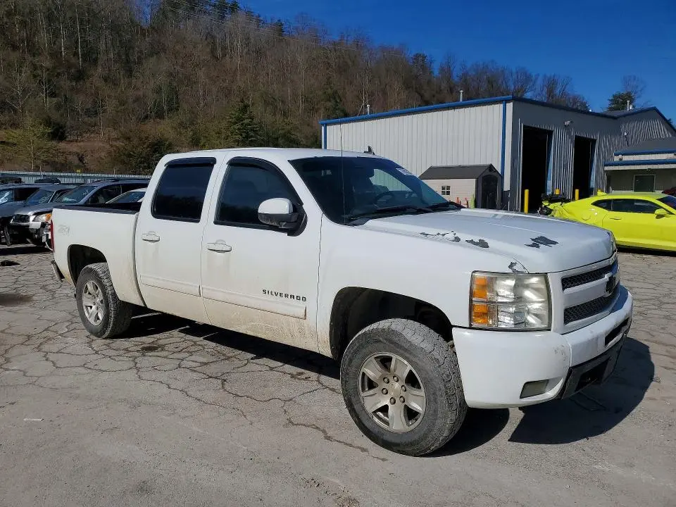 2011 CHEVROLET SILVERADO K1500 LT  