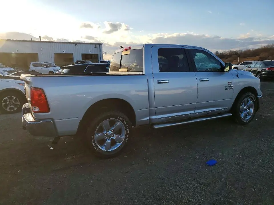 2018 RAM 1500 SLT  