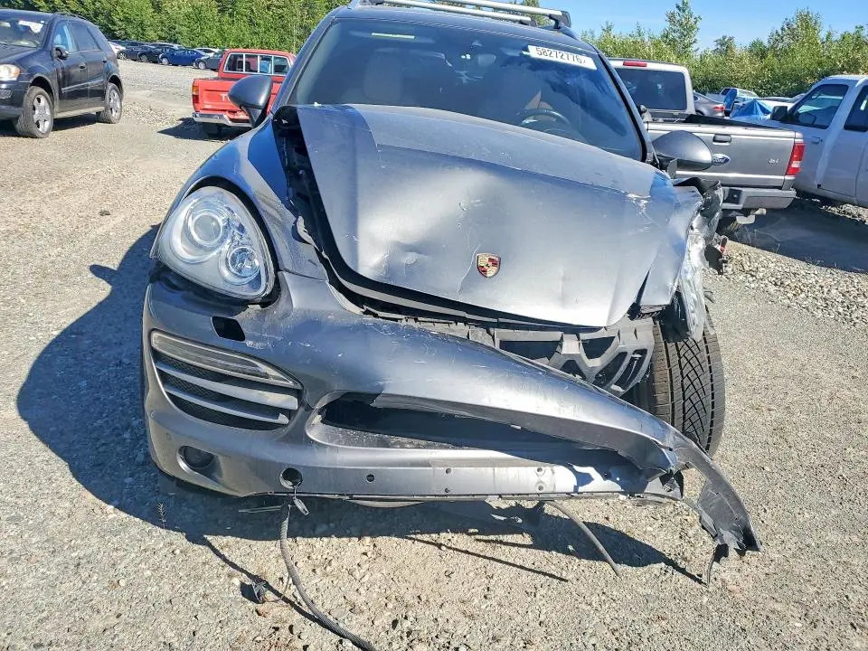 2014 PORSCHE CAYENNE   