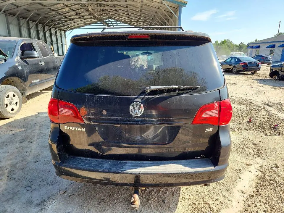 2011 VOLKSWAGEN ROUTAN SE  