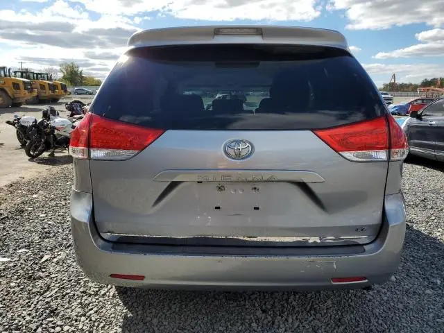 2011 TOYOTA SIENNA LE  