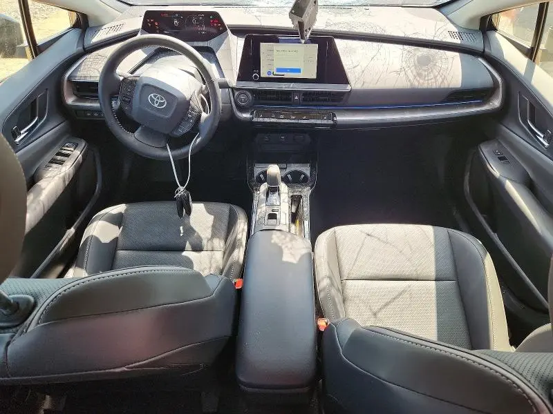 2024 TOYOTA PRIUS XLE  