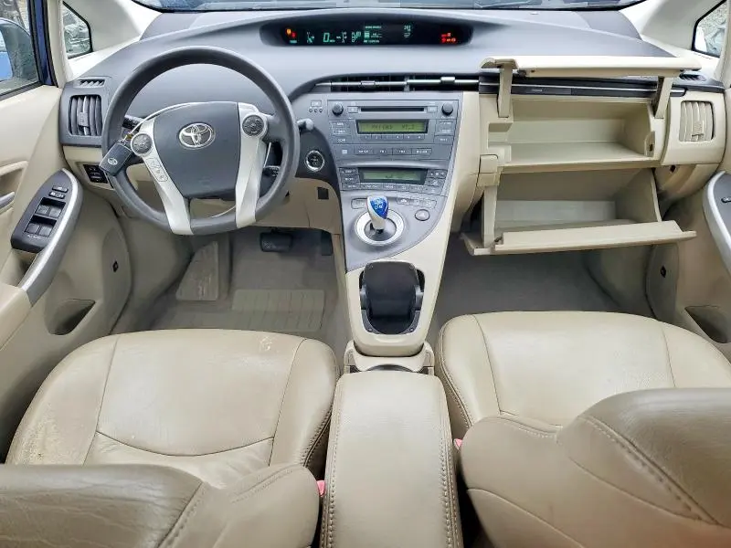 2010 TOYOTA PRIUS III  