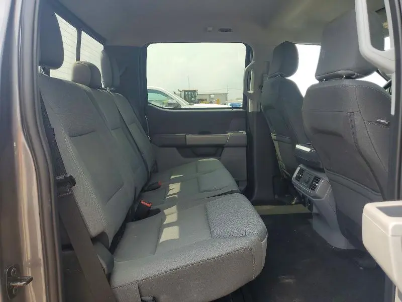2024 FORD F150 XLT  
