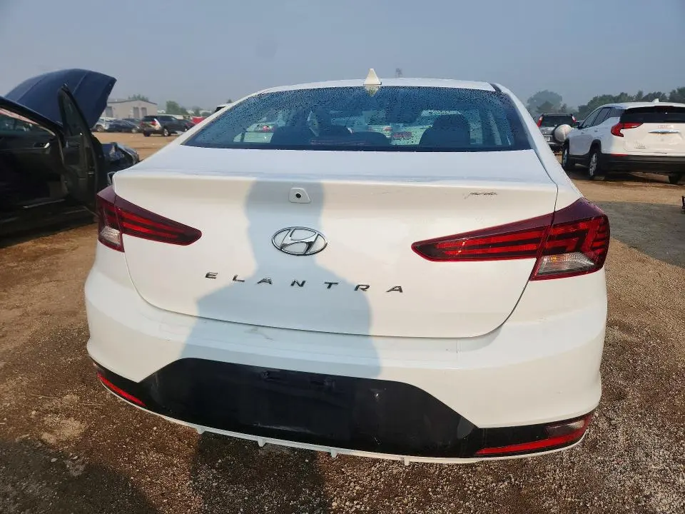 2020 HYUNDAI ELANTRA SEL  