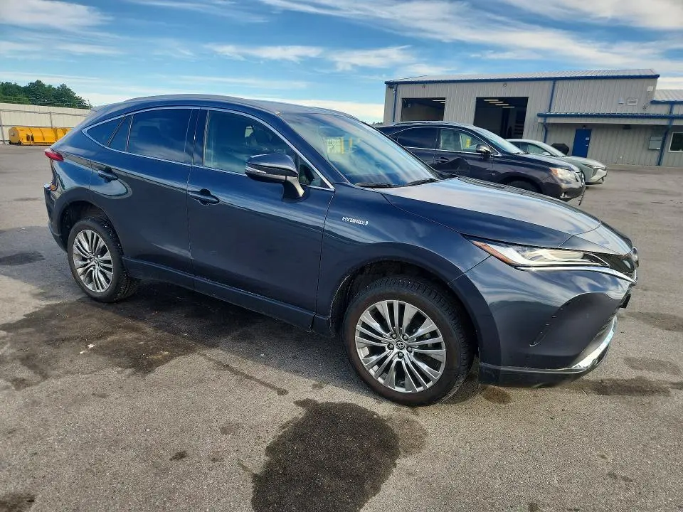 2021 TOYOTA VENZA XLE  
