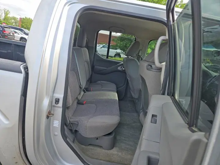 2013 NISSAN FRONTIER S  