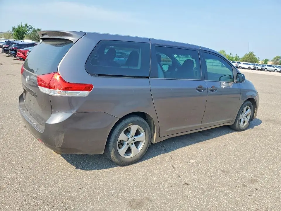 2013 TOYOTA SIENNA L 7-PASSENGER  