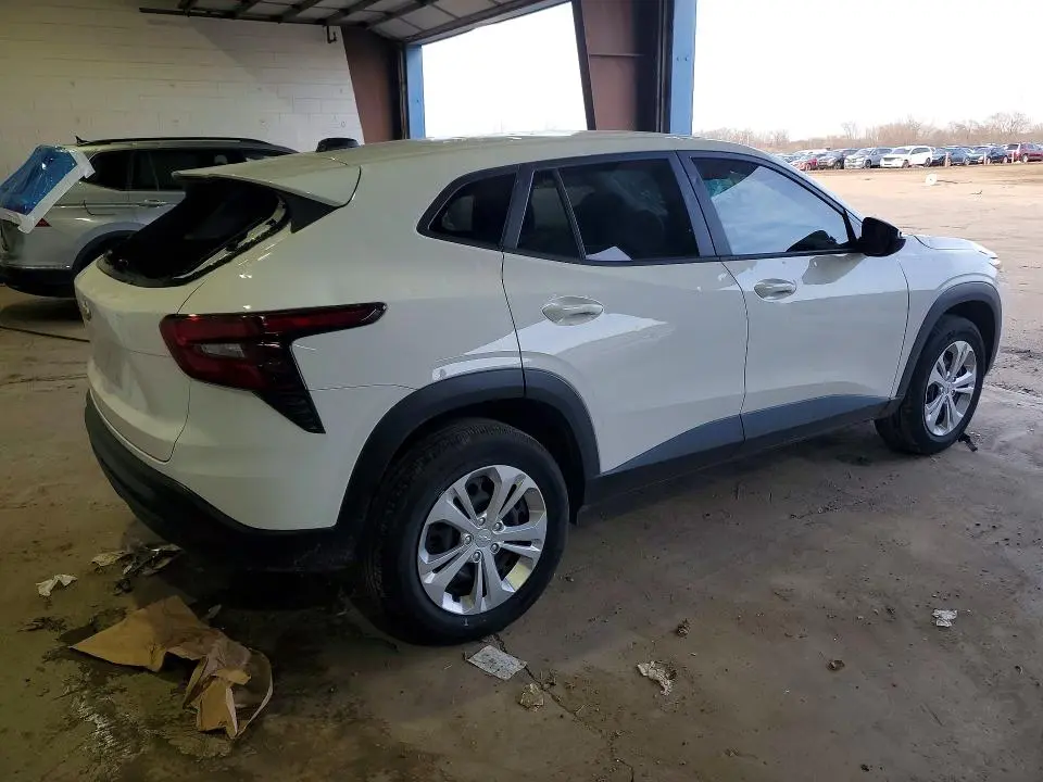 2024 CHEVROLET TRAX LS  