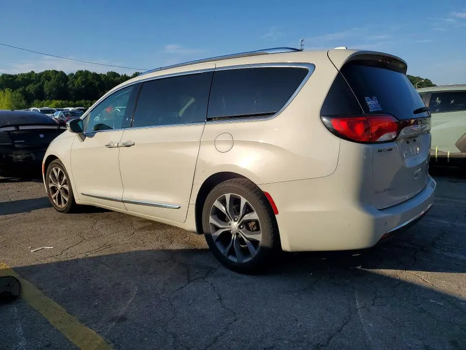2017 CHRYSLER PACIFICA LIMITED  