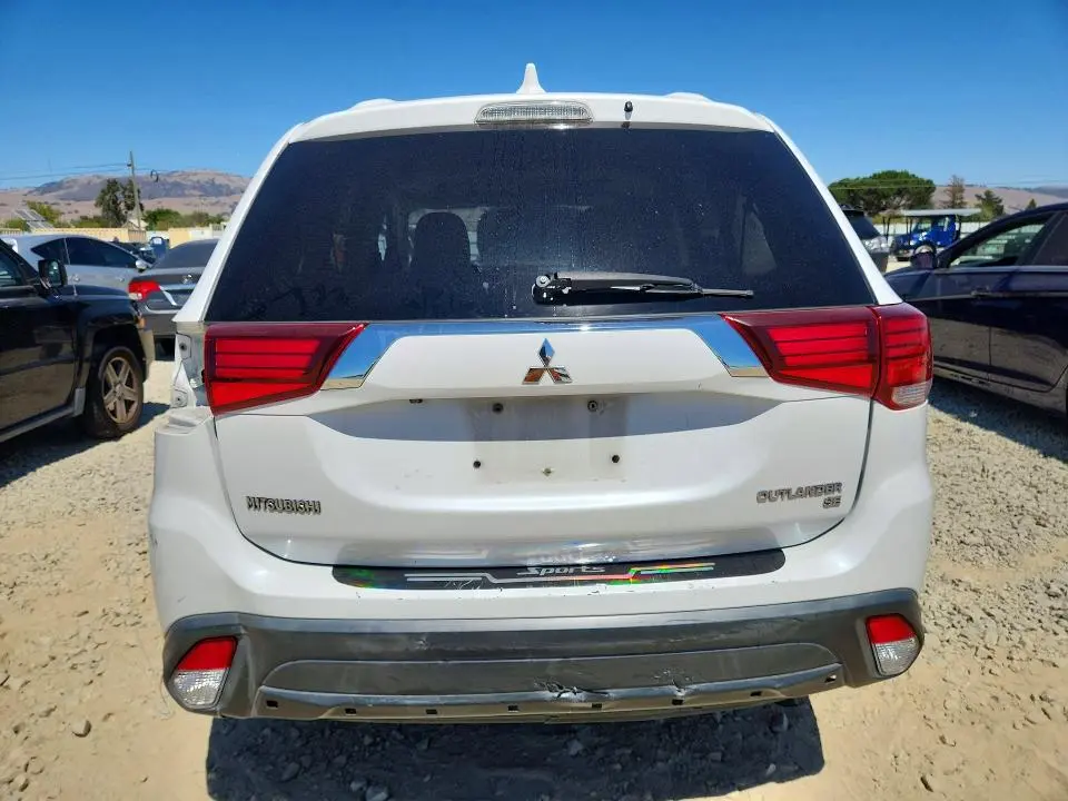 2017 MITSUBISHI OUTLANDER SE  