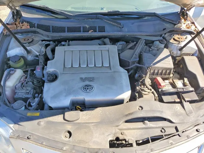 2011 TOYOTA CAMRY LE V6  