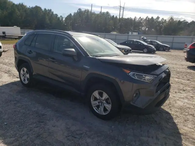 2019 TOYOTA RAV4 XLE  